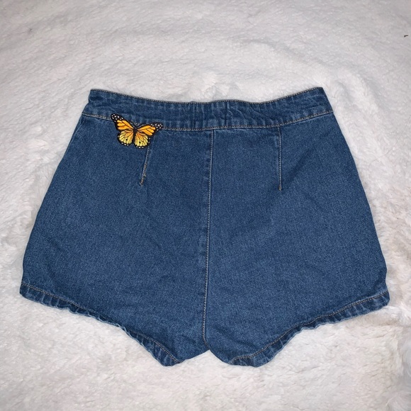 3/$10 Butterfly patch lace up shorts - Picture 3 of 4
